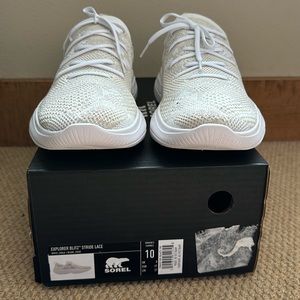 New in box Sorel Explorer Blitz Lace sneakers. Size 10. White/Chalk.